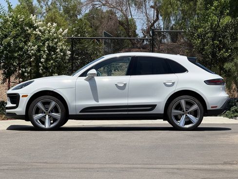 Used 2026 Porsche Macan AWD/4WD image 2