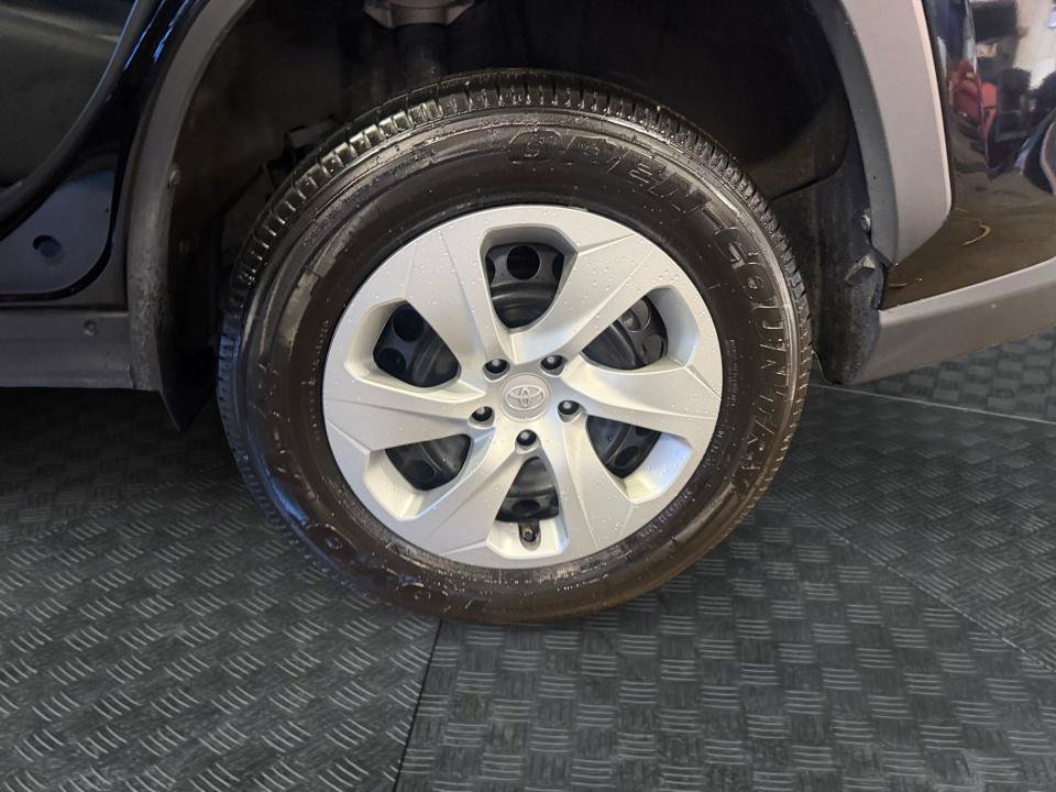 Certified 2025 Toyota RAV4 LE AWD/4WD image 26
