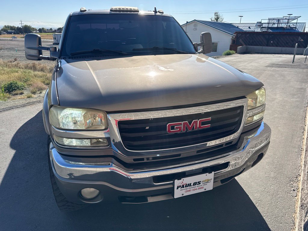 Used 2007 GMC Sierra 3500 SLT w/ Heavy-Duty Power Package AWD/4WD image 2
