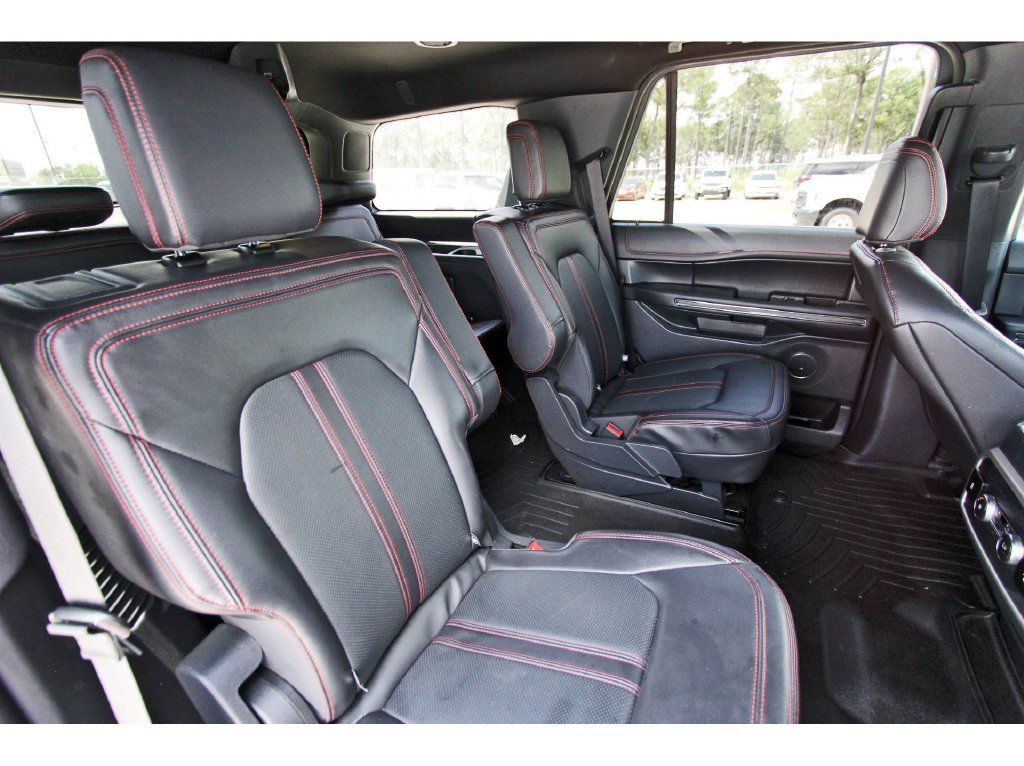 Used 2023 Ford Expedition Limited RWD image 15