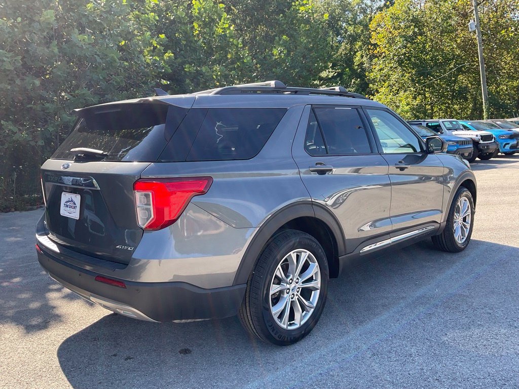 Used 2023 Ford Explorer XLT w/ Equipment Group 202A AWD/4WD image 6
