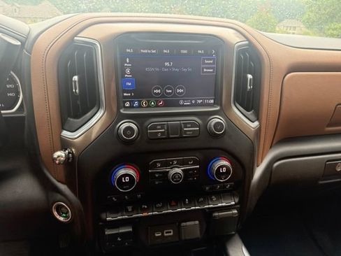 Used 2022 Chevrolet Silverado 2500 High Country AWD/4WD image 19