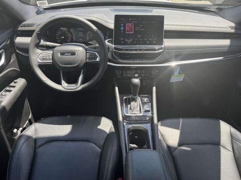 Used 2026 Jeep Compass Limited AWD/4WD image 2
