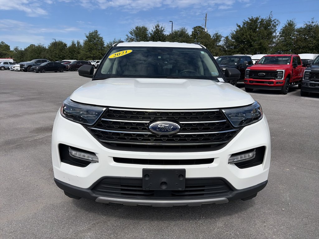 Certified 2021 Ford Explorer XLT w/ Equipment Group 202A RWD image 10