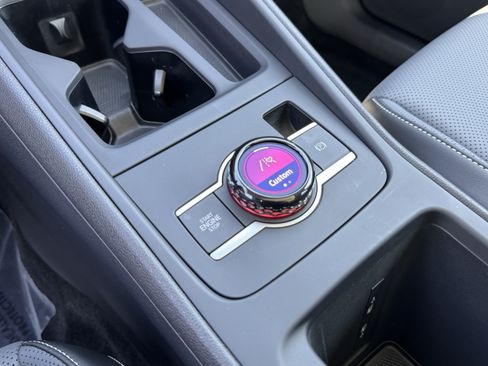 Certified 2025 Volkswagen Tiguan SE AWD/4WD image 25