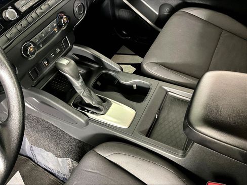 Certified 2025 Nissan Frontier S RWD image 18