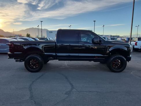 Used 2024 Ford F350 Platinum w/ Tremor Off-Road Package AWD/4WD image 2