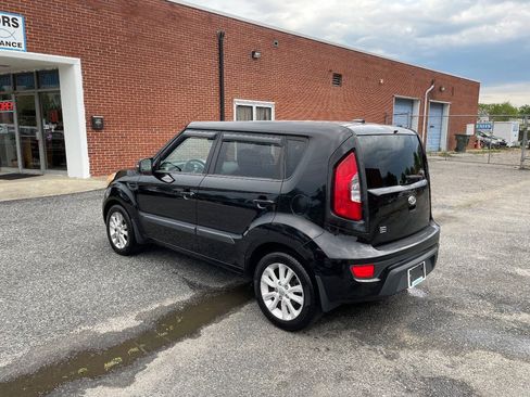 Used 2012 Kia Soul + FWD image 4