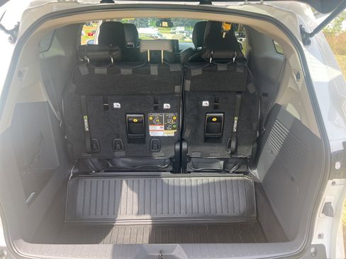 Used 2024 Toyota Sienna LE image 9