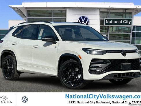 New 2026 Volkswagen Tiguan SE R-Line FWD image 1