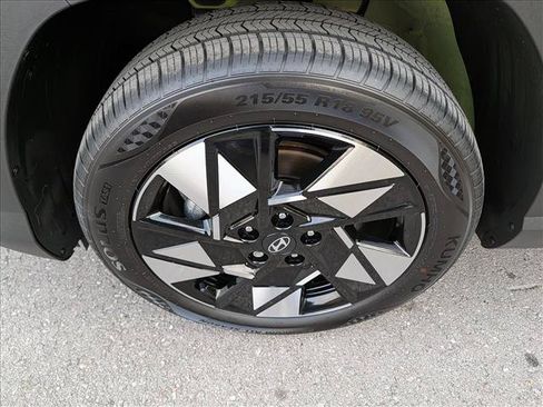 Certified 2024 Hyundai Kona SEL FWD image 9
