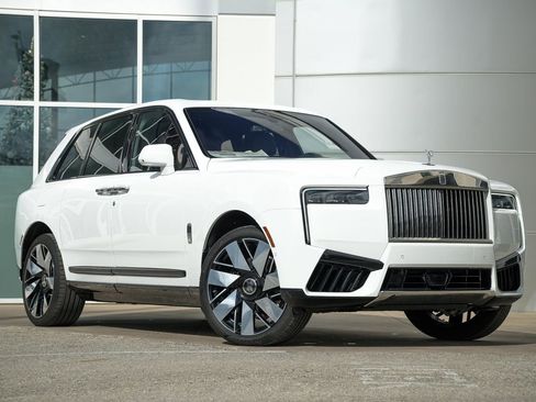 New 2026 Rolls-Royce Cullinan AWD/4WD image 1