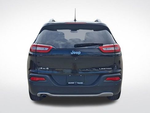 Used 2018 Jeep Cherokee Limited AWD/4WD image 5