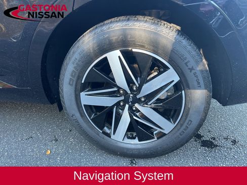 Used 2022 Kia Sorento S image 11