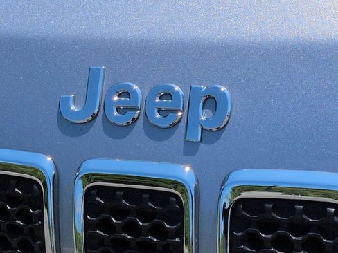 Used 2019 Jeep Cherokee Limited AWD/4WD image 12