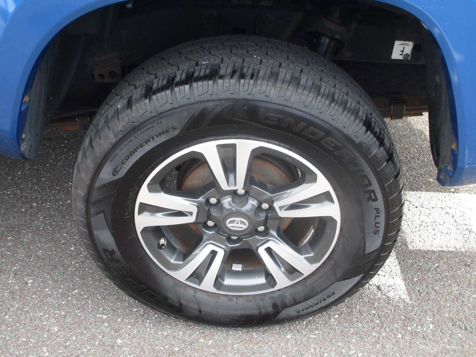 Used 2018 Toyota Tacoma TRD Sport AWD/4WD image 10