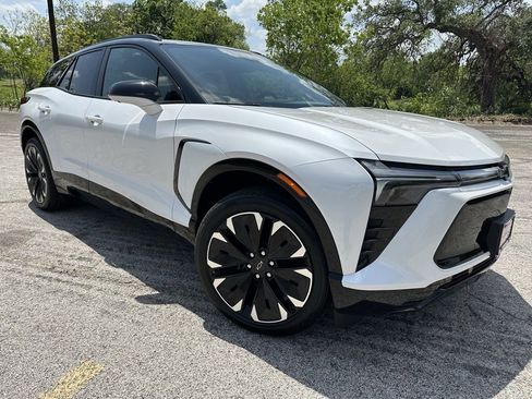 New 2025 Chevrolet Blazer EV RS image 6
