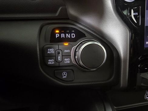 New 2026 RAM 1500 4x4 Crew Cab image 18