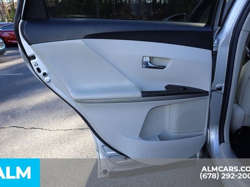 Used 2013 Toyota Venza LE image 19