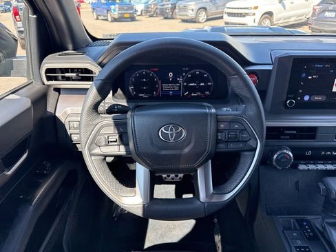 Used 2025 Toyota Tacoma TRD Sport AWD/4WD image 13