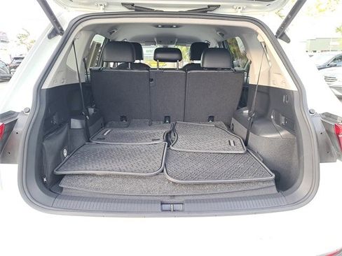 Certified 2023 Volkswagen Tiguan SE image 8
