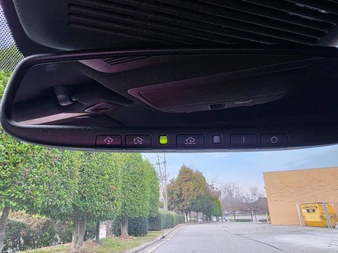 Used 2017 INFINITI Q60 2.0t w/ Premium Plus Package 2.0T image 28