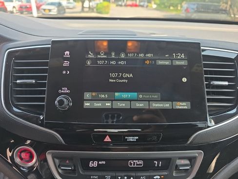 Used 2022 Honda Pilot Touring image 18