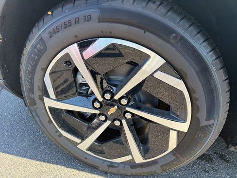 New 2026 Chevrolet Equinox EV LT image 41