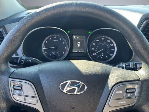 Used 2018 Hyundai Santa Fe Sport image 16