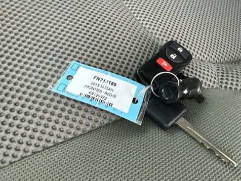 Used 2015 Nissan Frontier SV RWD image 32