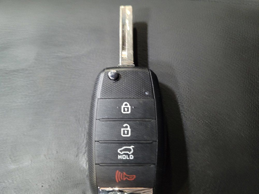 Used 2017 Kia Sorento FWD image 32