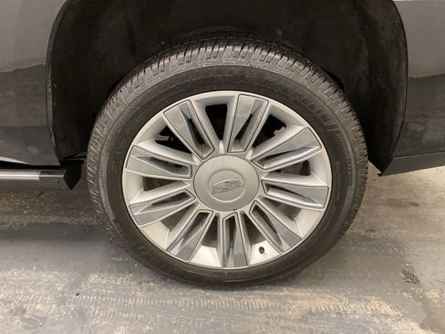 Used 2017 Cadillac Escalade Platinum image 35