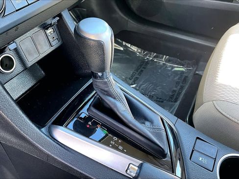 Used 2014 Toyota Corolla L image 16