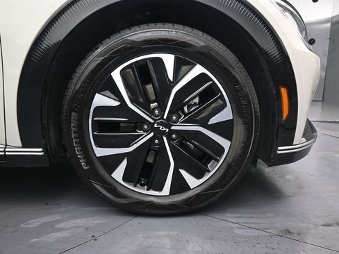 Used 2022 Kia EV6 Wind image 29