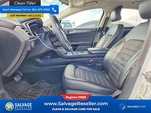 Used 2017 Ford Fusion SE w/ Equipment Group 201A image 9
