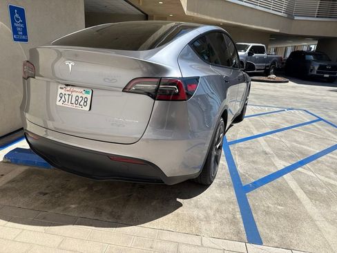 Used 2025 Tesla Model Y Long Range AWD/4WD image 3