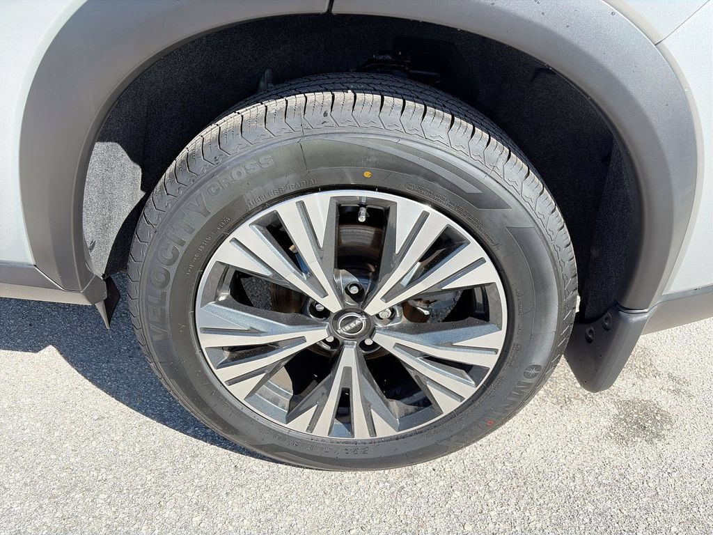 Used 2023 Nissan Rogue SV AWD/4WD image 35