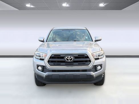 Used 2017 Toyota Tacoma SR5 image 6