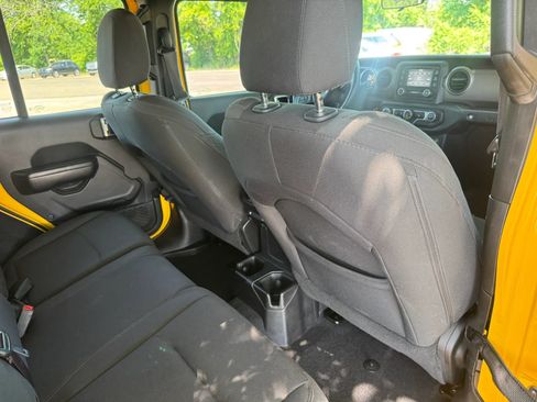 Used 2018 Jeep Wrangler Unlimited Sport S AWD/4WD image 13