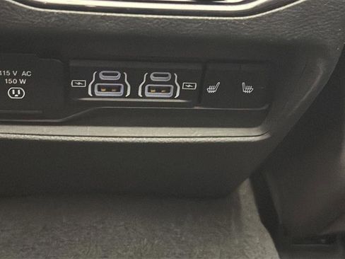 Used 2023 Jeep Grand Cherokee Overland AWD/4WD image 11