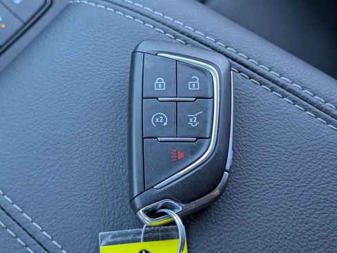 Used 2024 Cadillac XT4 Premium Luxury w/ Active Safety Package AWD/4WD image 31