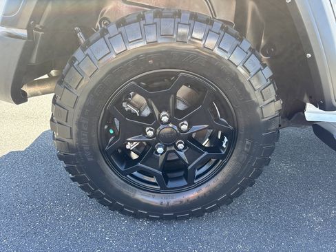 Used 2021 Jeep Wrangler Unlimited Sport AWD/4WD image 17