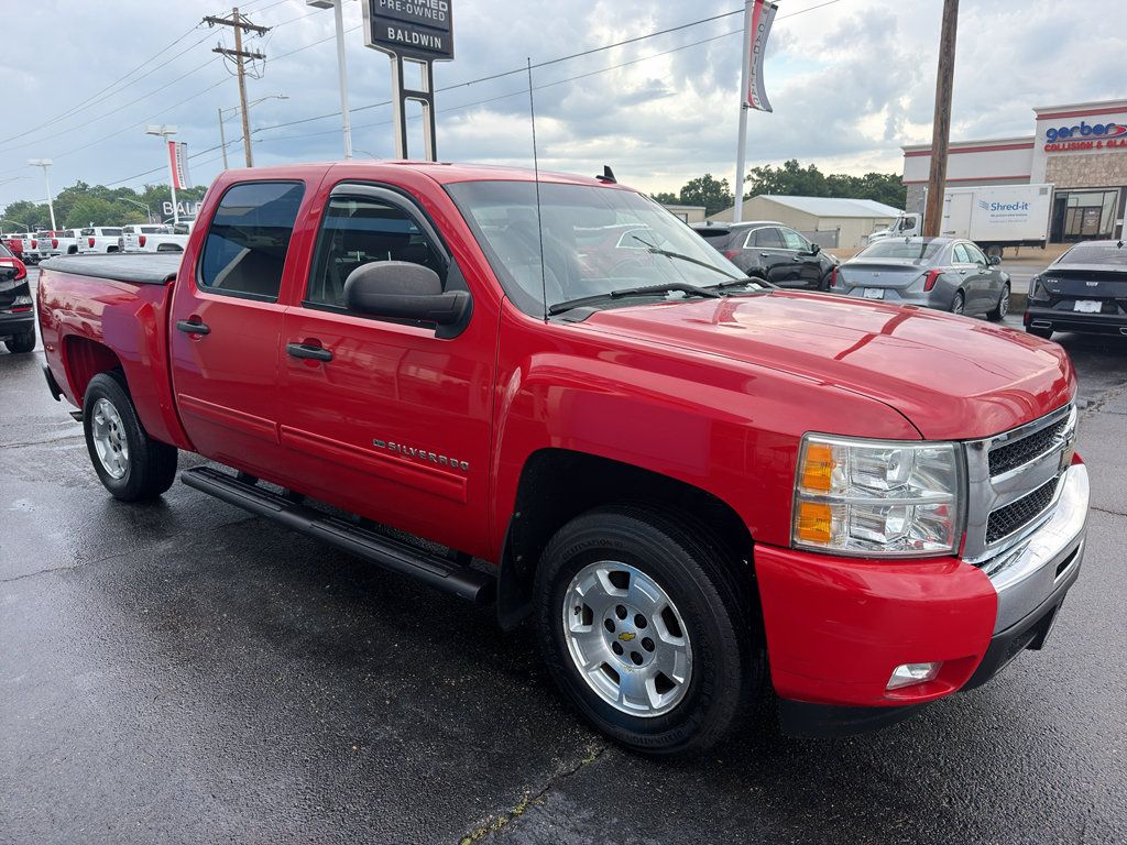 Used 2011 Chevrolet Silverado 1500 LT w/ Interior Plus Package RWD image 3