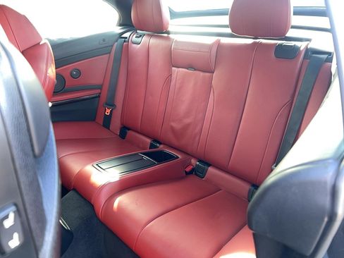 Used 2015 BMW M4 Convertible image 25