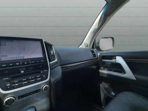 Used 2016 Toyota Land Cruiser w/ Four Season Floor Mat Package image 17