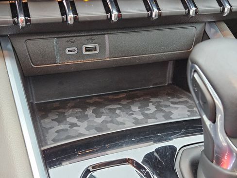 Used 2024 Chevrolet Colorado ZR2 w/ Technology Package image 38