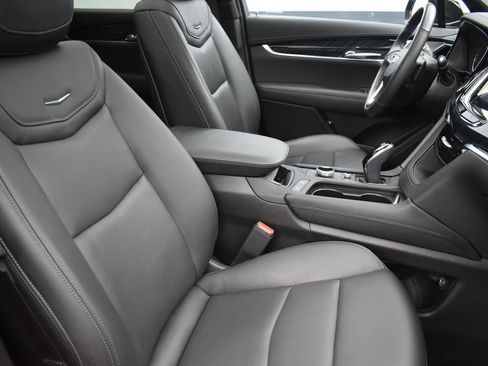 Certified 2024 Cadillac XT6 Premium Luxury w/ LPO, Floor Liner Package image 35