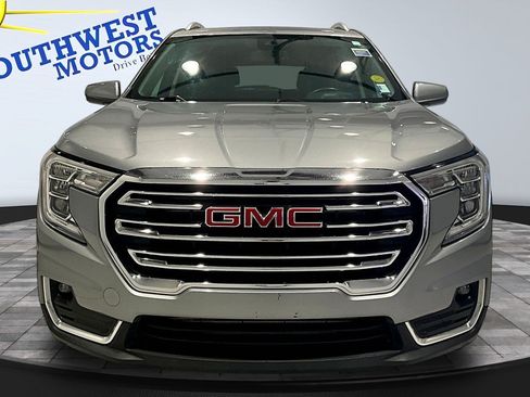 Used 2023 GMC Terrain SLT AWD/4WD image 2