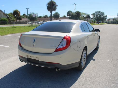 Used 2014 Lincoln MKS w/ Equipment Group 101A FWD image 30