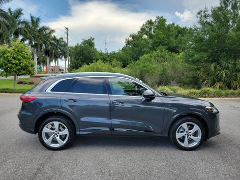 Used 2025 Audi Q5 Premium Plus w/ Premium Plus AWD/4WD image 3